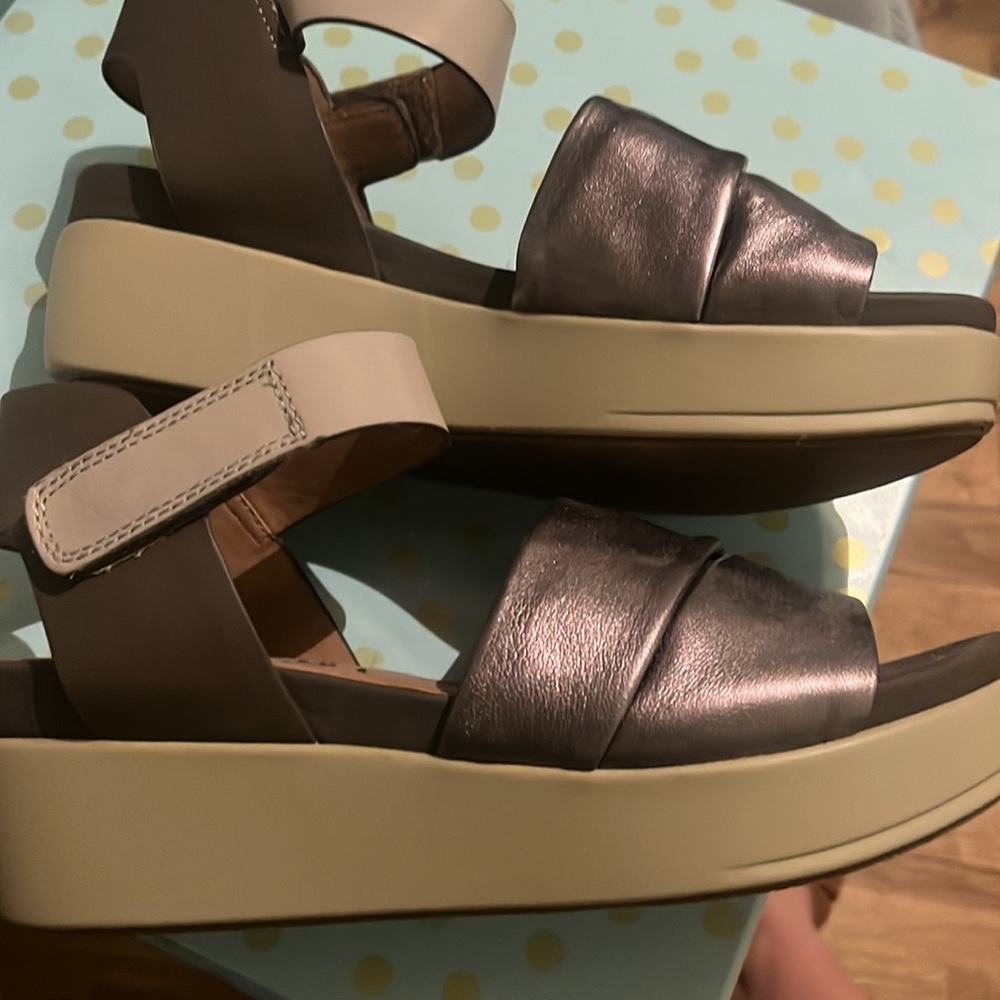 Naked Feet Wedges- Size 9